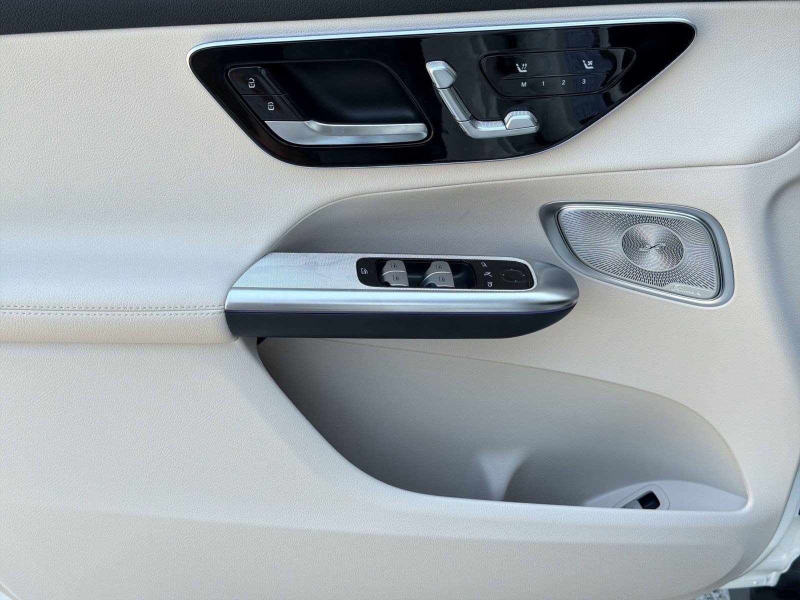 Used 2026 Mercedes-Benz GLC 300 4MATIC image 13