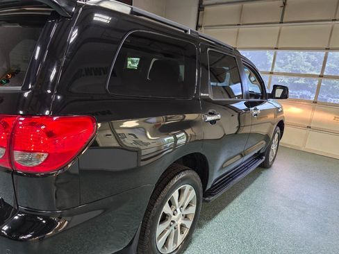Used 2017 Toyota Sequoia Limited AWD/4WD image 7