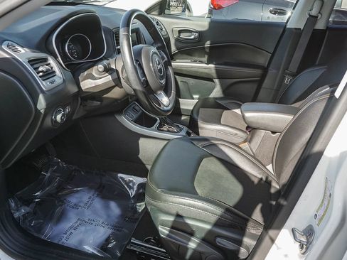 Used 2020 Jeep Compass Latitude w/ Safety & Security Group FWD image 17