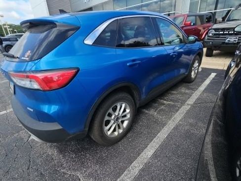 Used 2020 Ford Escape SE FWD image 3