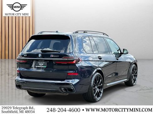 Used 2025 BMW X7 M60i AWD/4WD image 4