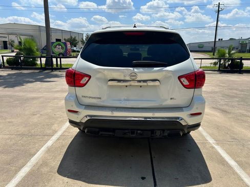 Used 2018 Nissan Pathfinder SL w/ SL Premium Package FWD image 5