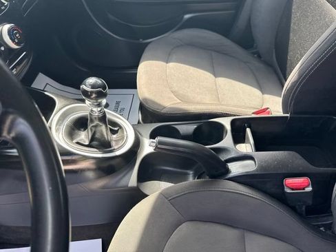 Used 2017 Kia Soul FWD image 17