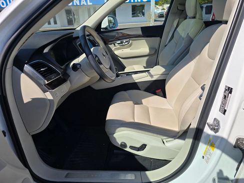 Used 2019 Volvo XC90 T6 Momentum w/ Advanced Package AWD/4WD image 16