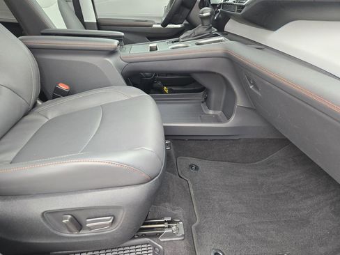 Used 2024 Toyota Sienna XSE image 11