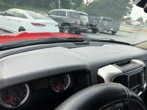 Used 2019 RAM 1500 Classic SLT RWD image 15