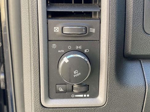 Used 2022 RAM 1500 Tradesman w/ Tradesman SXT Package AWD/4WD image 19