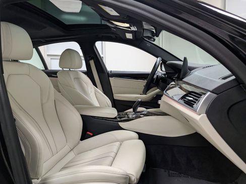 Used 2023 BMW 540i xDrive w/ M Sport Package image 23