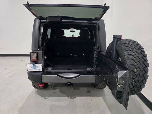 Used 2016 Jeep Wrangler Unlimited Sahara w/ Dual Top Group image 21