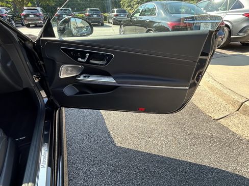Certified 2025 Mercedes-Benz CLE 300 4MATIC Coupe image 38