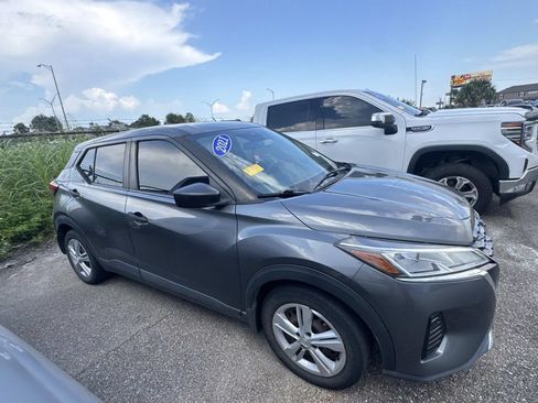 Used 2021 Nissan Kicks S FWD image 13