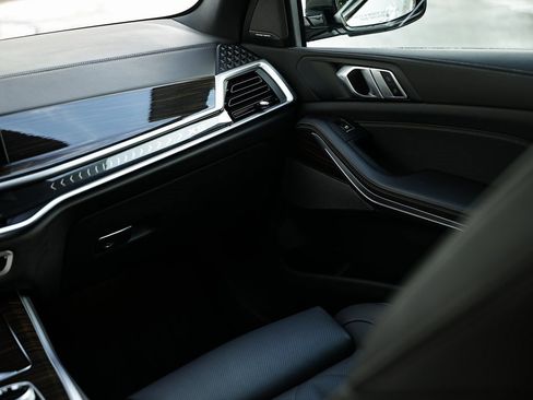 Used 2025 BMW X5 xDrive50e w/ Executive Package image 29