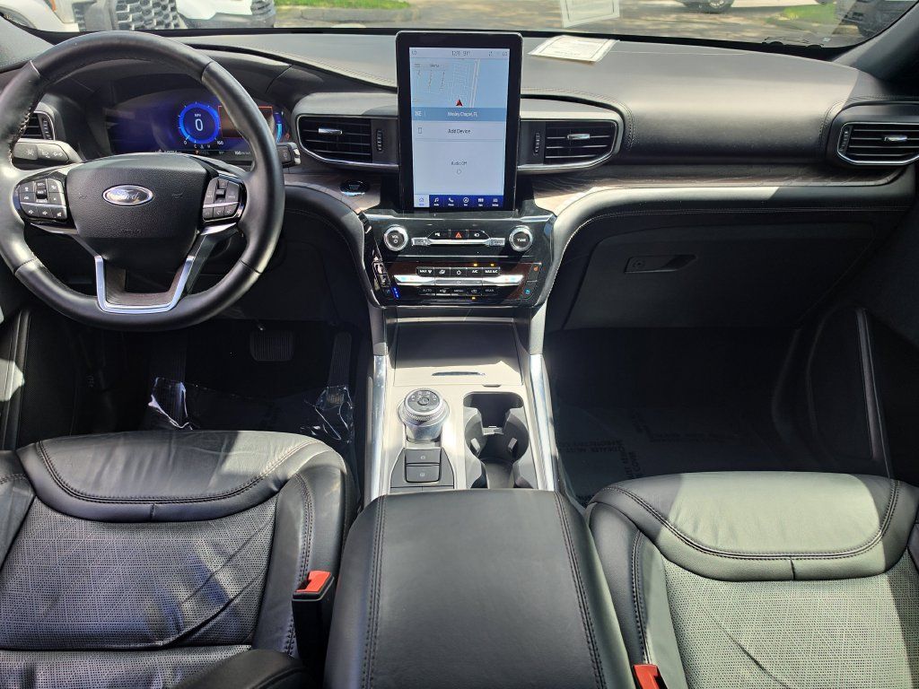 Certified 2023 Ford Explorer Platinum w/ Technology Package AWD/4WD image 12