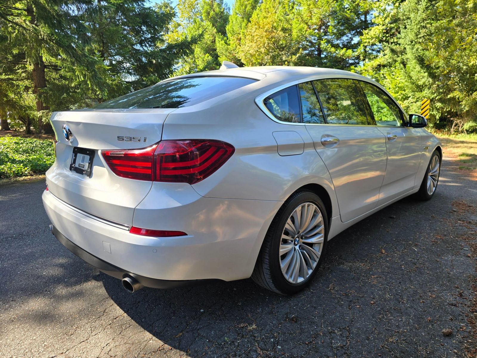 Used 2015 BMW 535i Gran Turismo xDrive AWD/4WD image 6