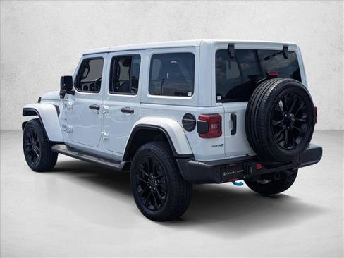Used 2024 Jeep Wrangler Unlimited Sahara w/ Technology Group AWD/4WD image 7