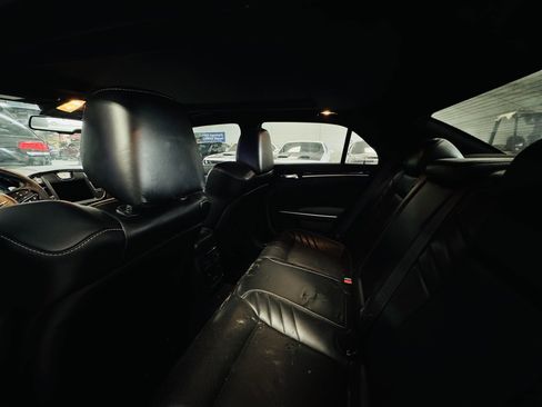 Used 2023 Chrysler 300 C RWD image 13