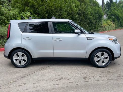 Used 2016 Kia Soul FWD image 3