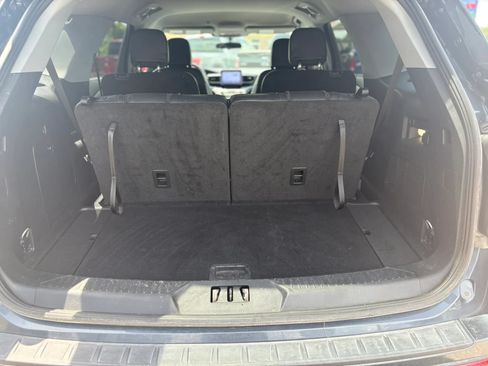 Used 2023 Ford Explorer XLT w/ Equipment Group 202A AWD/4WD image 38