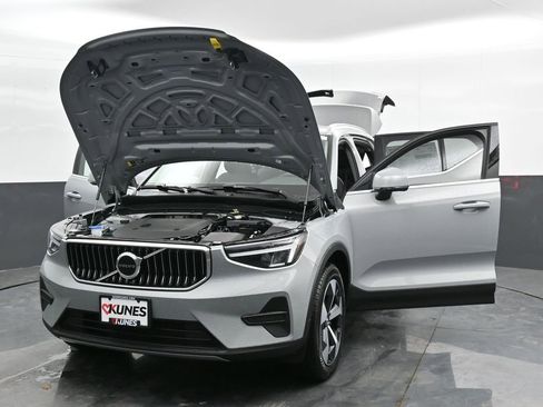 New 2025 Volvo XC40 B5 Core w/ Protection Package Premier image 48