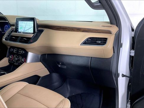 Used 2023 Chevrolet Tahoe Premier w/ Premium Package AWD/4WD image 21