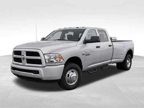 Used 2018 RAM 3500 Tradesman w/ Chrome Appearance Group AWD/4WD image 2