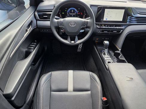 Certified 2025 Toyota Camry SE w/ Convenience Package image 10