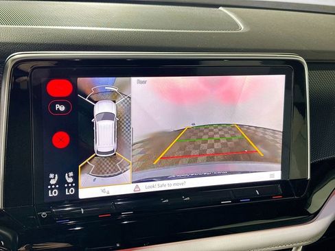 Used 2024 Volkswagen Atlas Cross Sport SEL Premium R-Line image 17