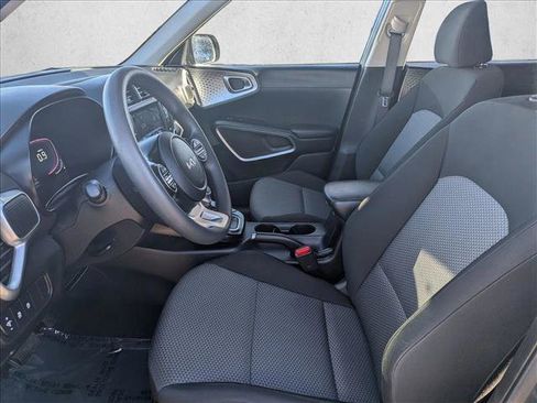 Used 2024 Kia Soul LX w/ Option Group 015 image 10
