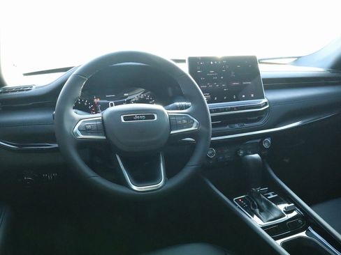 New 2026 Jeep Compass Latitude image 2