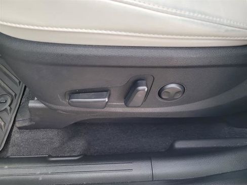 Used 2025 Kia Telluride S image 43