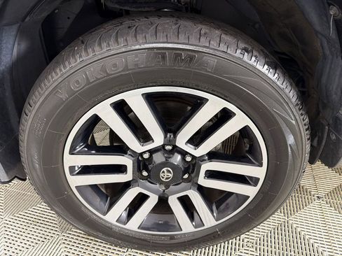 Used 2023 Toyota 4Runner Limited AWD/4WD image 13