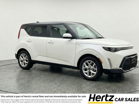 Used 2025 Kia Soul LX w/ LX Technology Package FWD image 1
