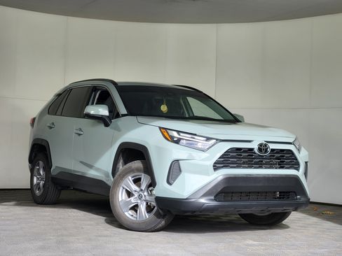 Used 2022 Toyota RAV4 XLE image 1