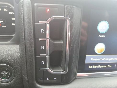 Used 2021 GMC Yukon Denali w/ Denali Premium Package AWD/4WD image 24
