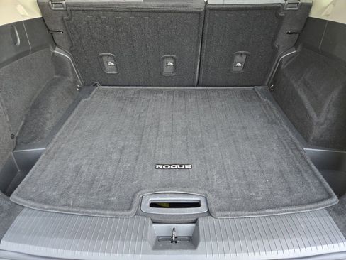 Used 2023 Nissan Rogue SV image 21