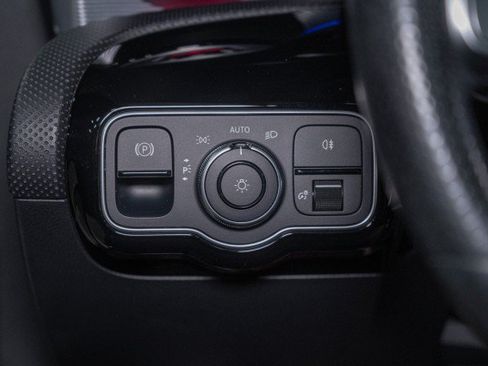 Used 2022 Mercedes-Benz CLA 250 4MATIC image 20