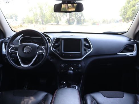 Used 2016 Jeep Cherokee Trailhawk w/ Cold Weather Group AWD/4WD image 16