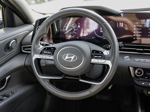 Certified 2025 Hyundai Elantra SEL FWD image 14