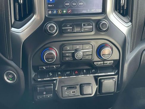 Used 2019 Chevrolet Silverado 1500 LT w/ All-Star Edition image 17