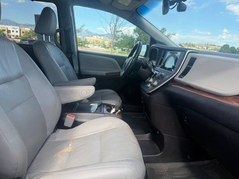 Used 2017 Toyota Sienna Limited AWD/4WD image 28