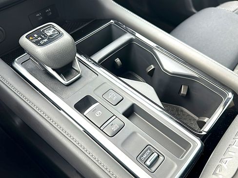 New 2026 Nissan Pathfinder SV image 25