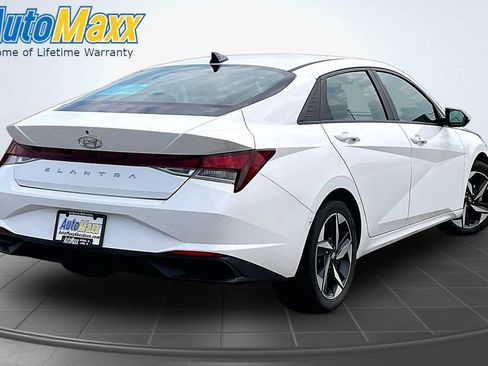 Used 2023 Hyundai Elantra SEL w/ Convenience Package FWD image 9