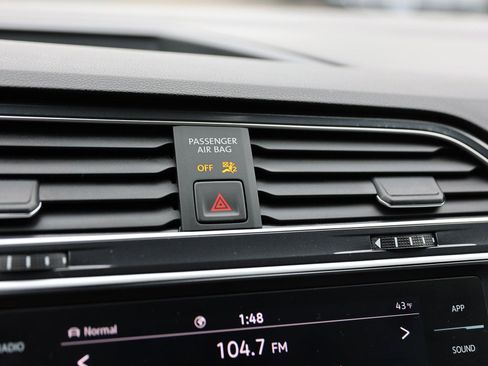 Used 2024 Volkswagen Tiguan SE R-Line image 24