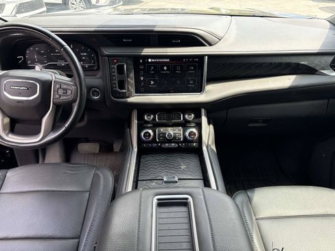 Used 2024 GMC Yukon Denali w/ Advanced Technology Package AWD/4WD image 33