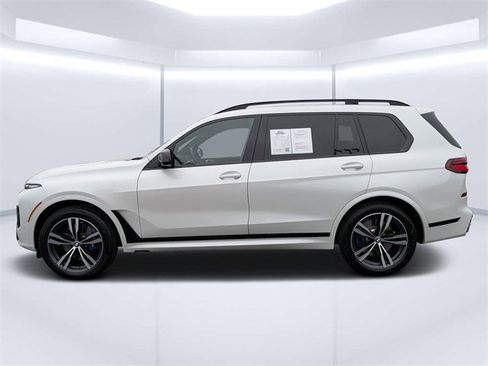 Used 2025 BMW X7 M60i image 5