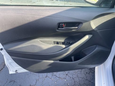 Used 2025 Toyota Corolla LE w/ Convenience Package image 14