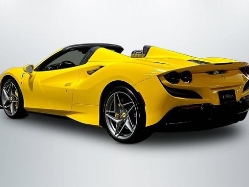 Used 2022 Ferrari F8 Tributo RWD image 5