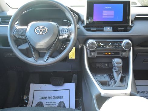 Used 2023 Toyota RAV4 LE AWD/4WD image 3