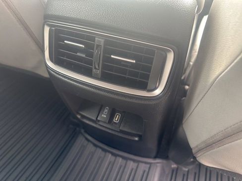 Used 2019 Honda CR-V Touring image 11