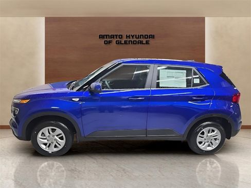 New 2026 Hyundai Venue SE image 3